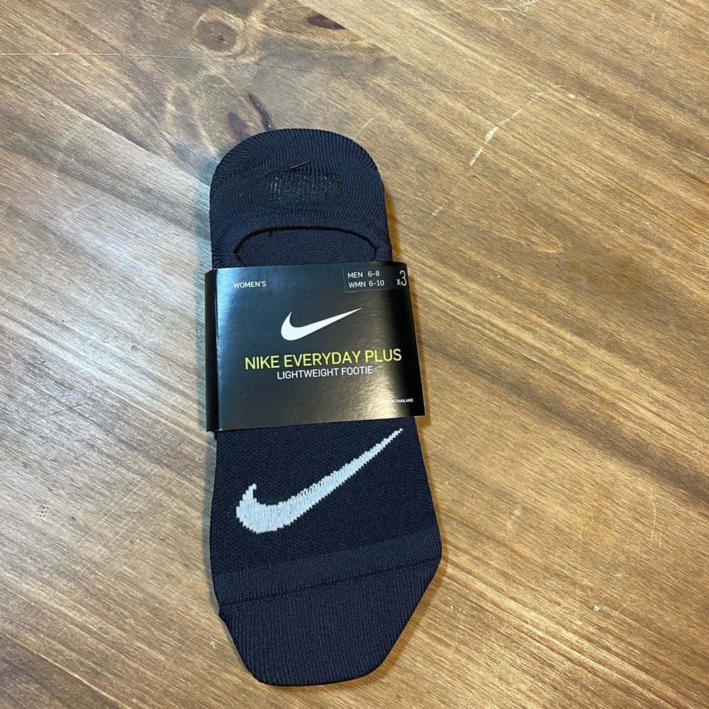 Nike everyday plus lightweight no show socks. Black, 3 pairs. NWT